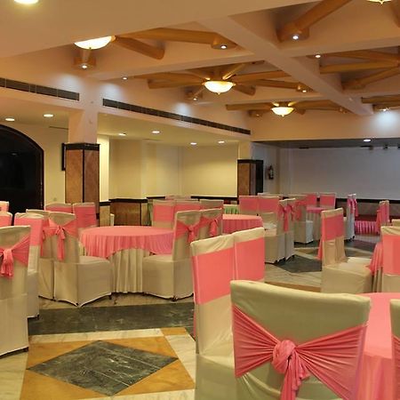 Gajraula Haveli Resort Bagian luar foto