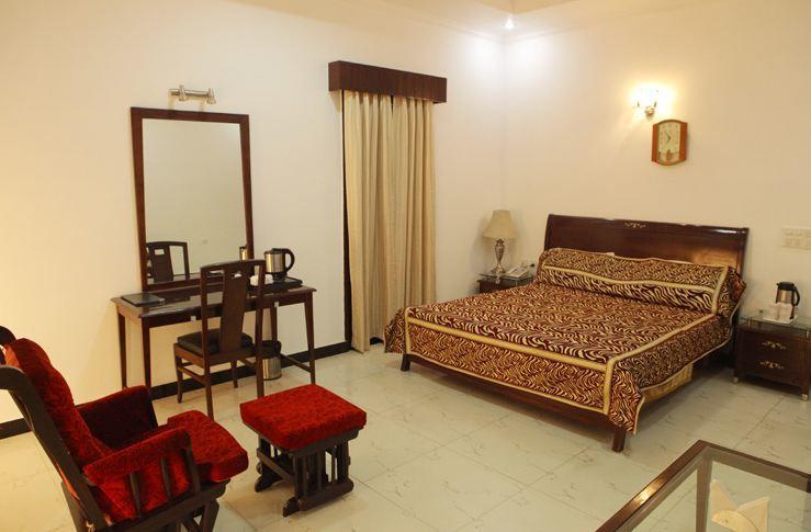 Gajraula Haveli Resort Bagian luar foto
